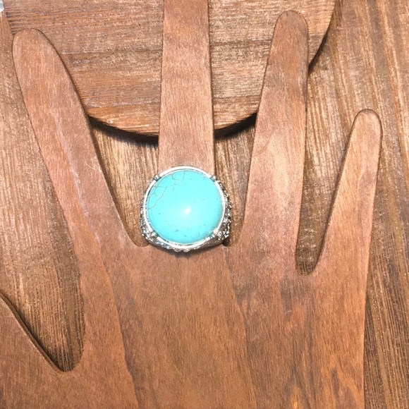 BLING RING-Turquoise/rhinestone/silver tone filagree, prong set, size 8 NWOT - Picture 4 of 12